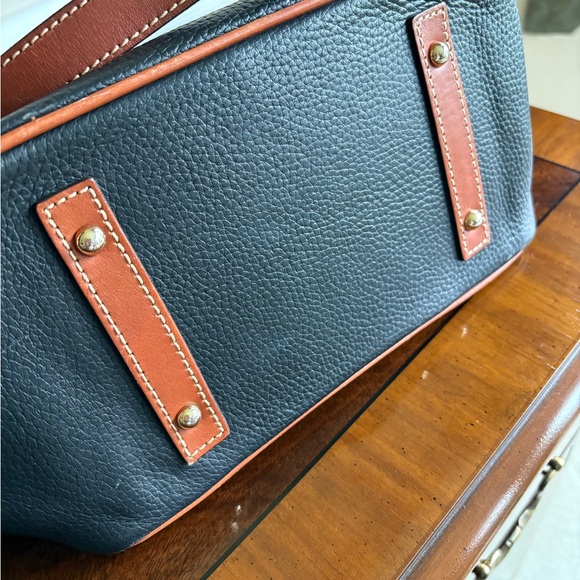 Dooney & Bourke Black and Tan Tote Like new - Picture 4 of 6